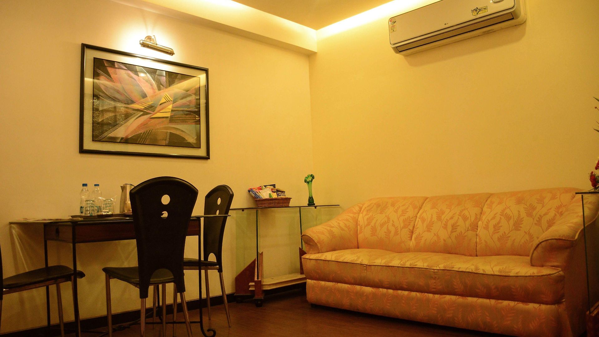 Metro Palace Bandra Hotel