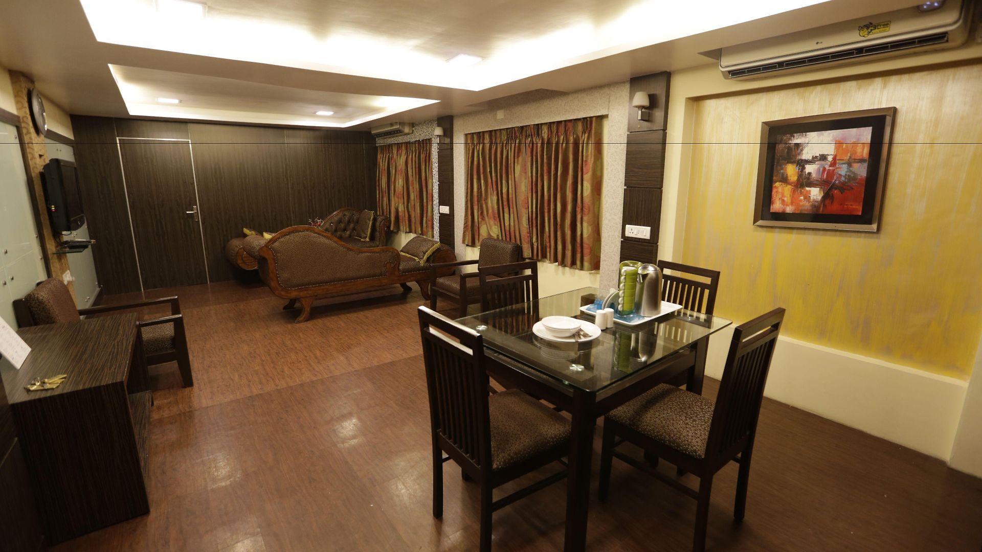 Metro Palace Bandra 3*