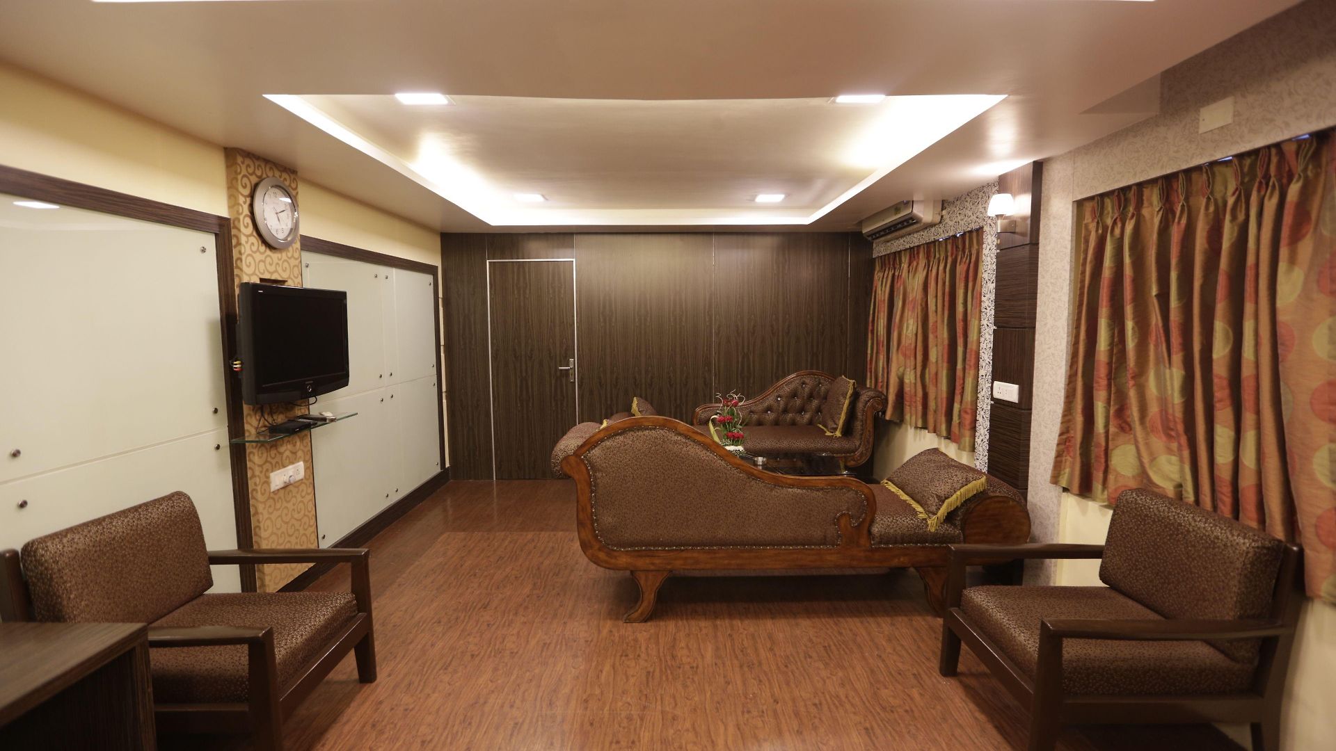 Metro Palace Bandra