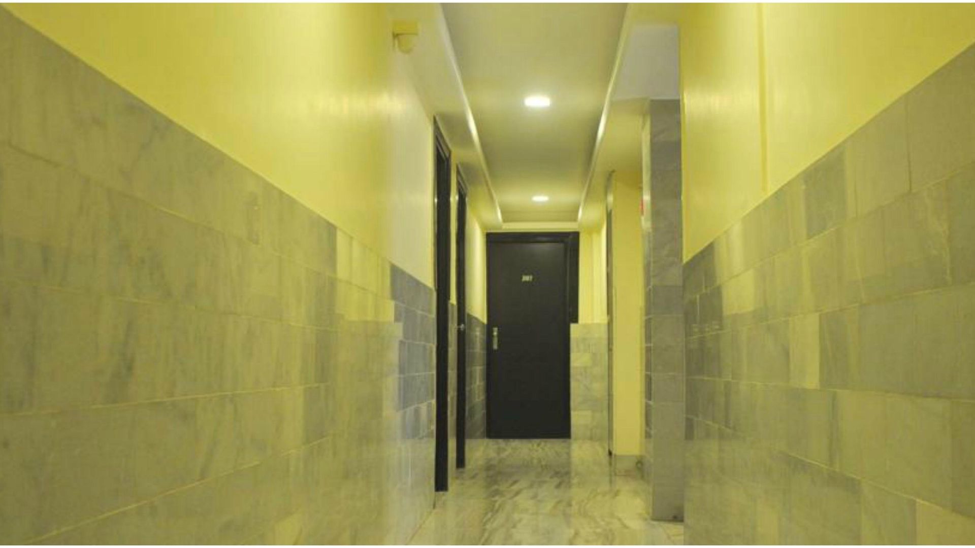 Metro Palace Bandra Hotel