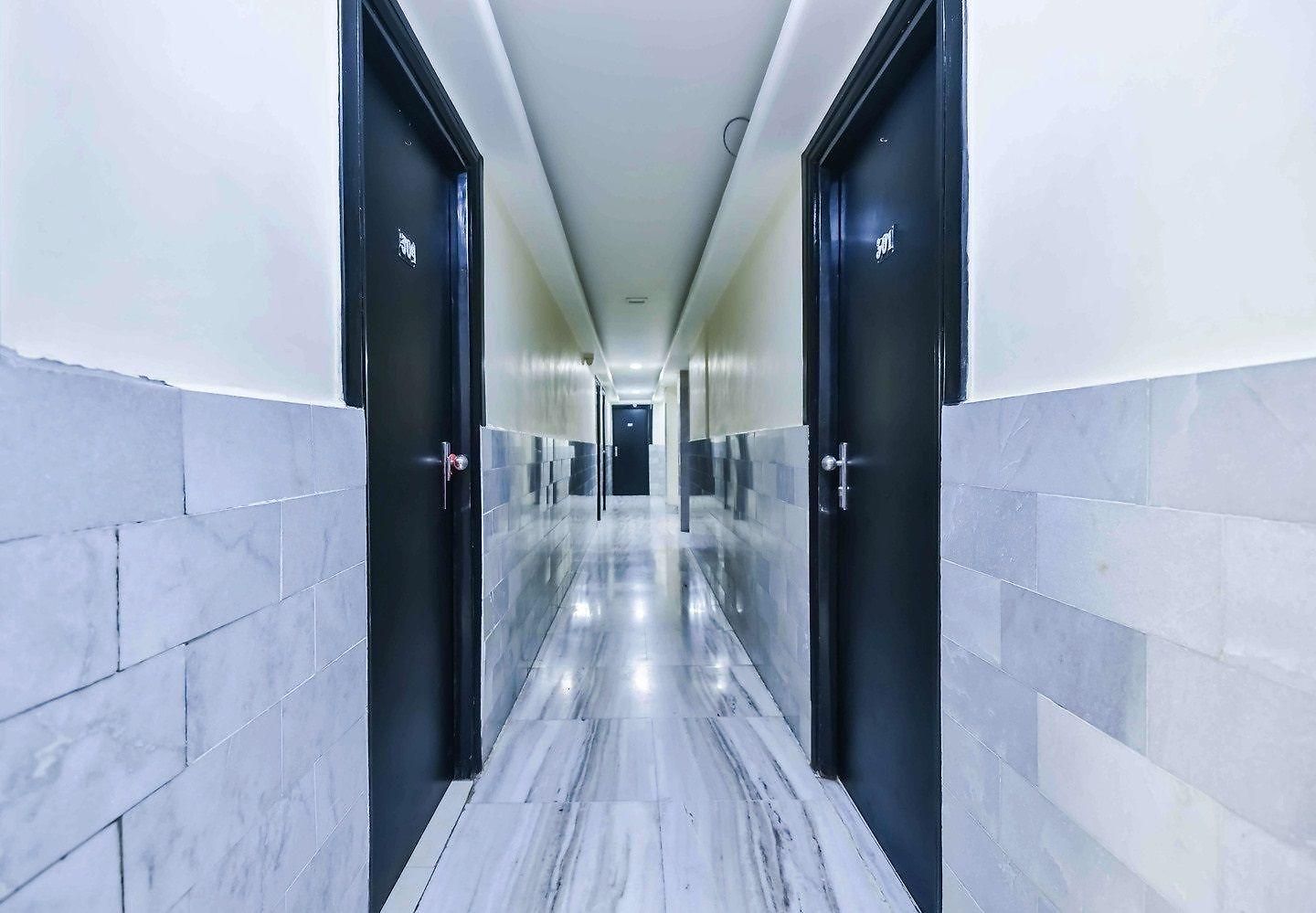 Hotel Metro Palace Bandra 3*