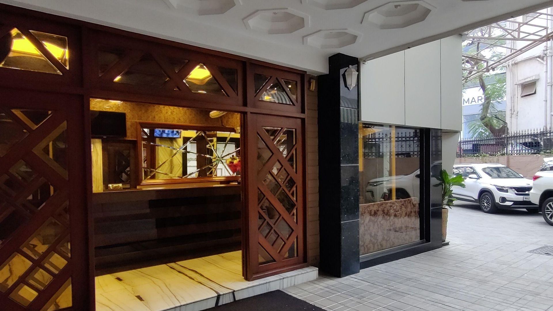 Hotel Metro Palace Bandra 3*