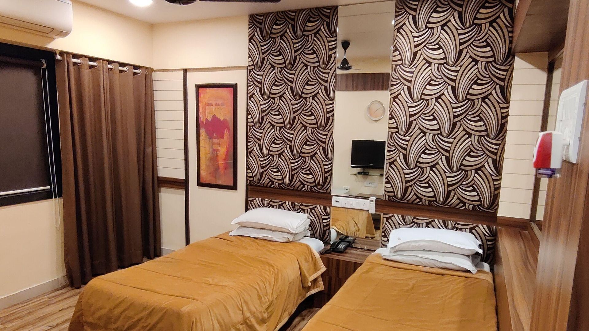 Metro Palace Bandra Mumbai