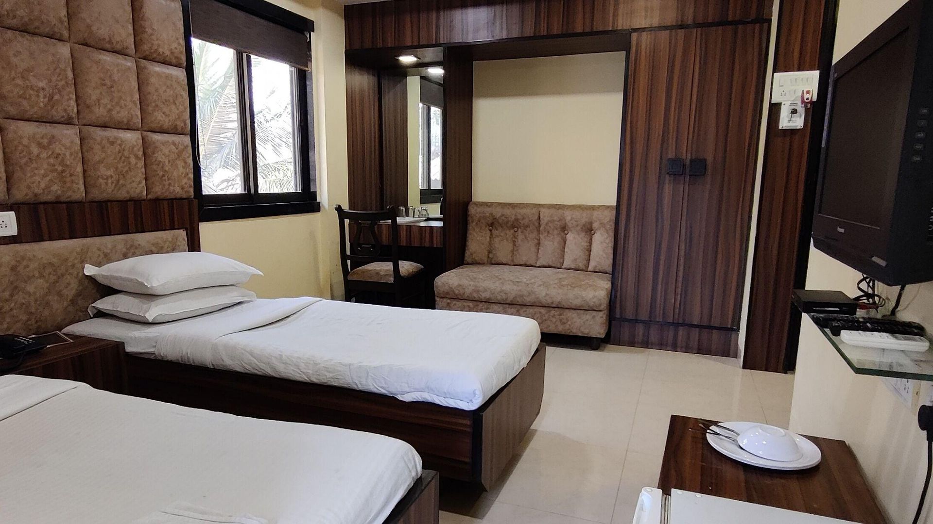 Hotel Metro Palace Bandra