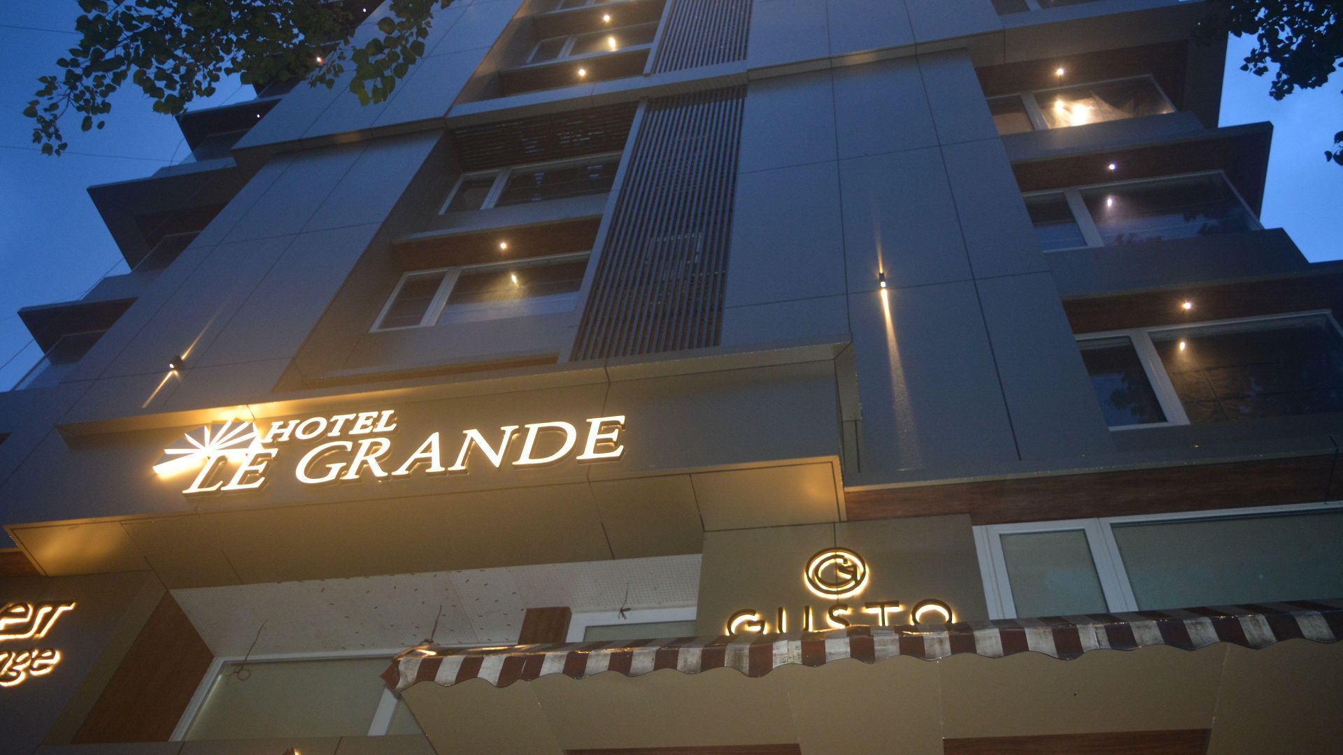 Le Grande - International Airport 3*
