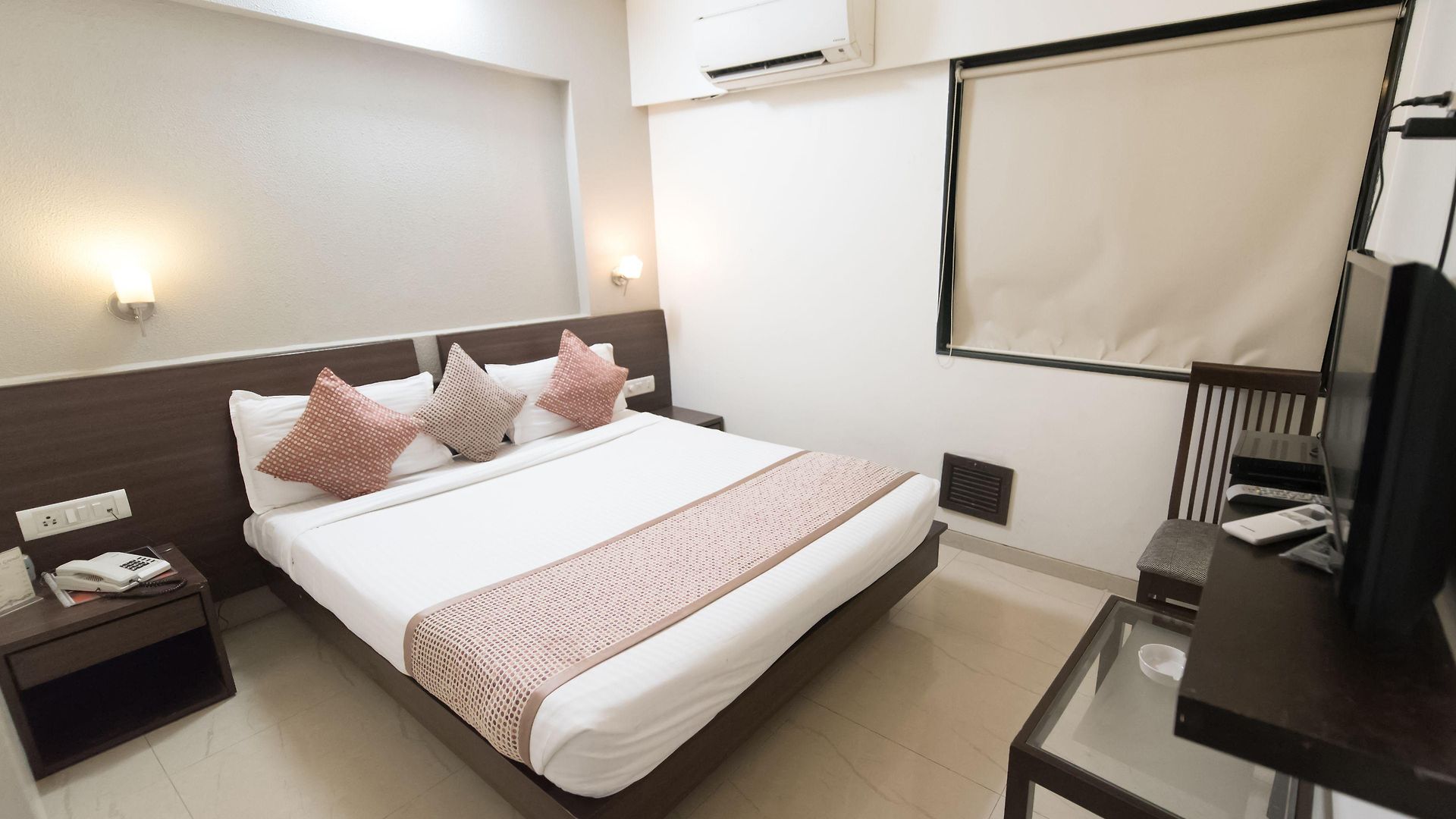 Hotel Le Grande - International Airport Mumbai