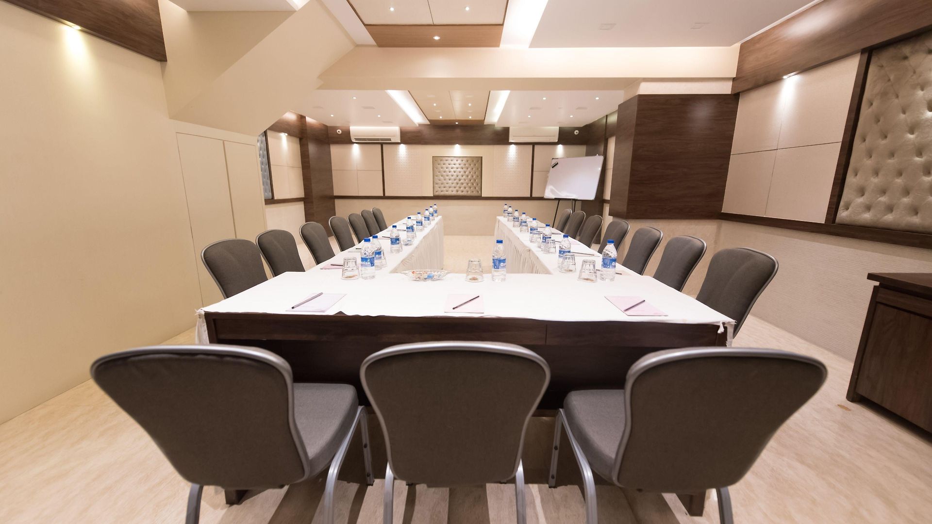 Le Grande - International Airport Hotel Mumbai