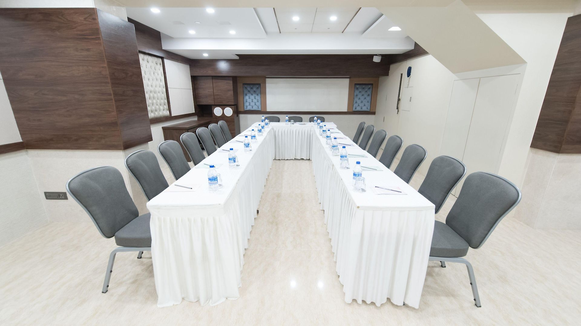 Le Grande - International Airport Hotel Mumbai