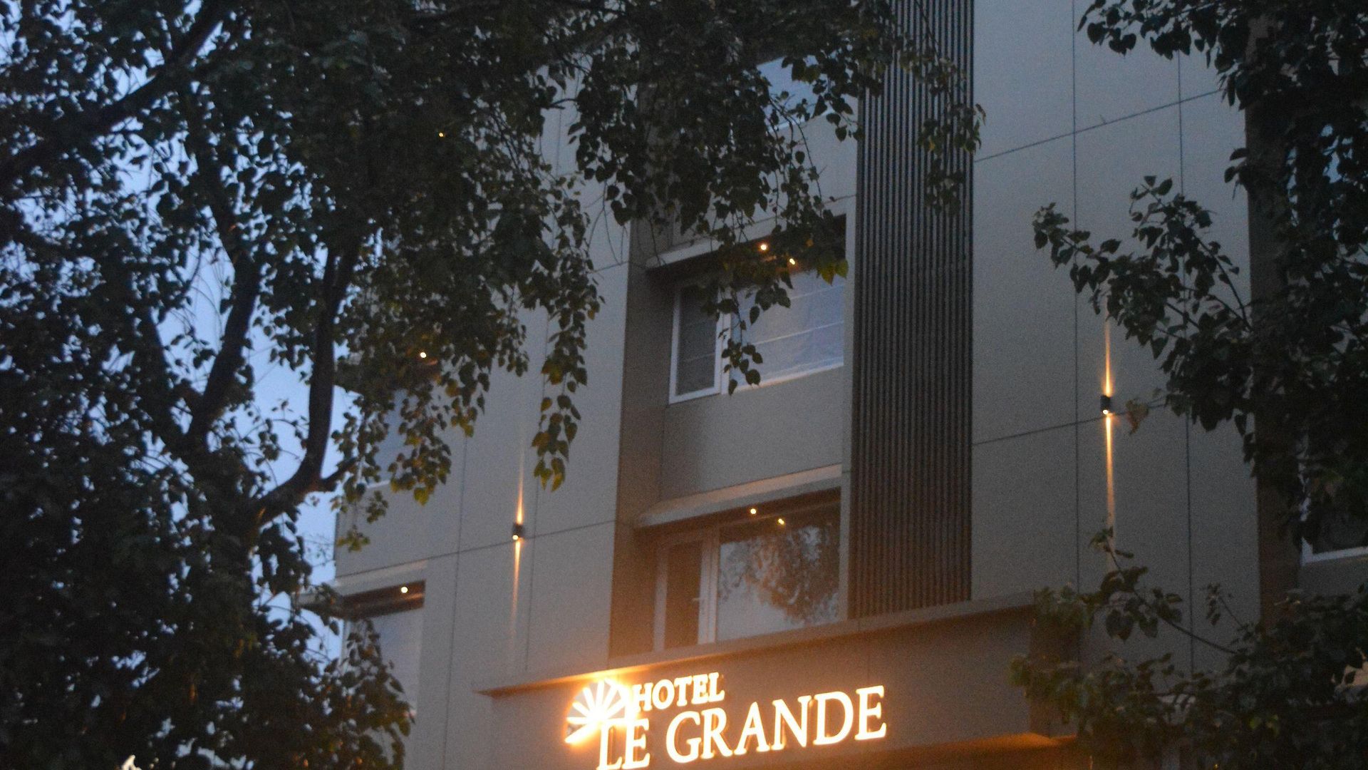 Le Grande - International Airport 3*