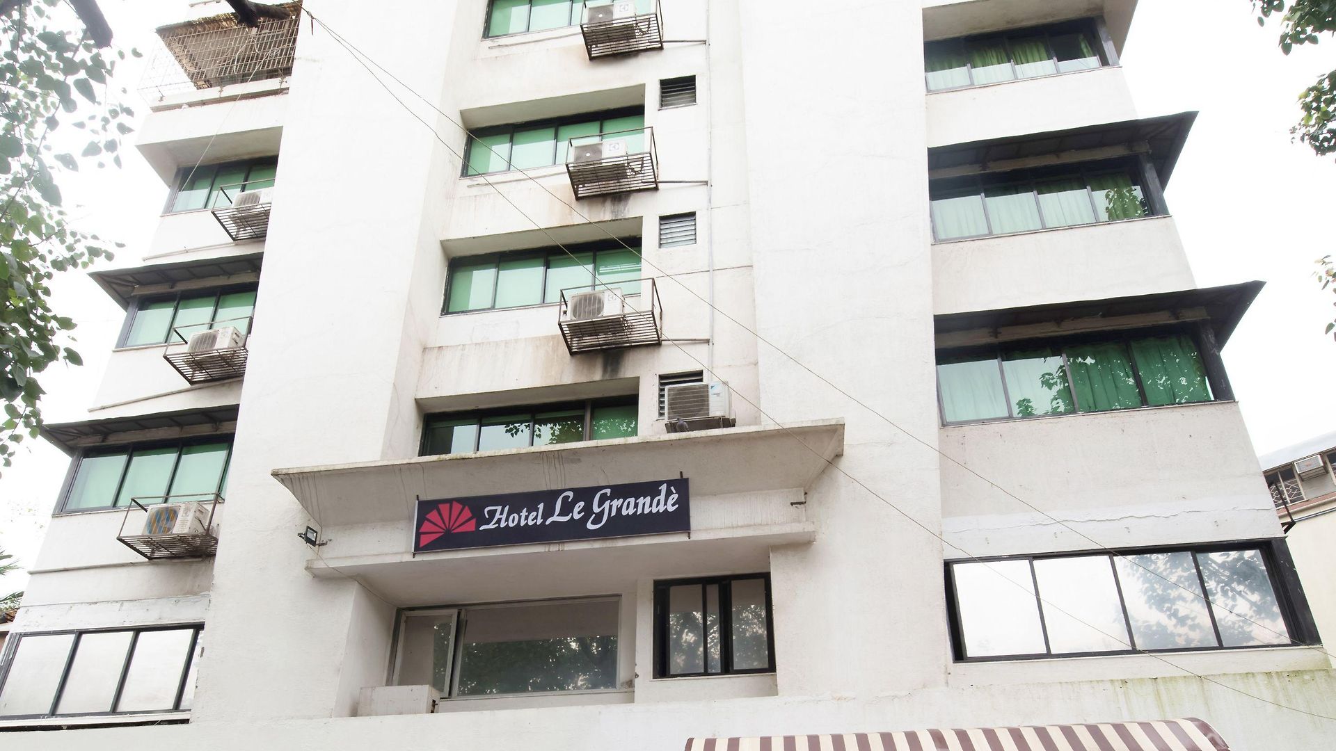 Hotel Le Grande - International Airport Mumbai