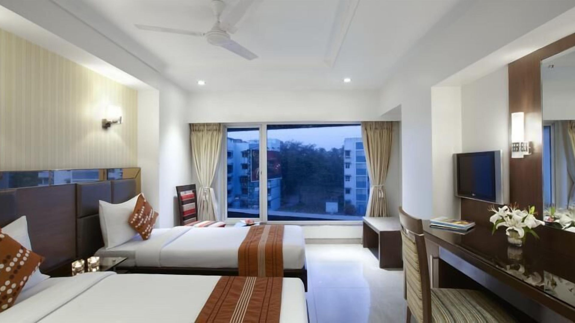 Suba Galaxy Hotel 4*