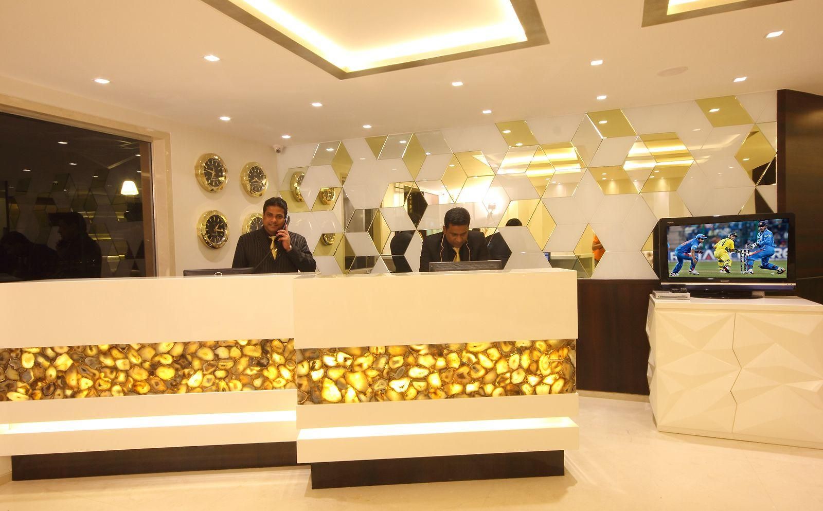 Supreme - Cuffe Parade 3*