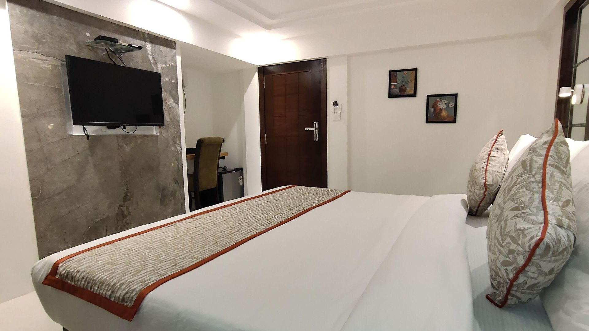 Hotel Supreme - Cuffe Parade 3*