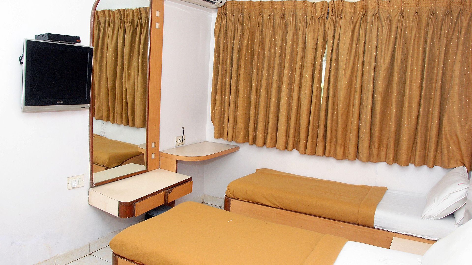 Hotel Fabhotel Kamran Residency - Nr Lbs Marg