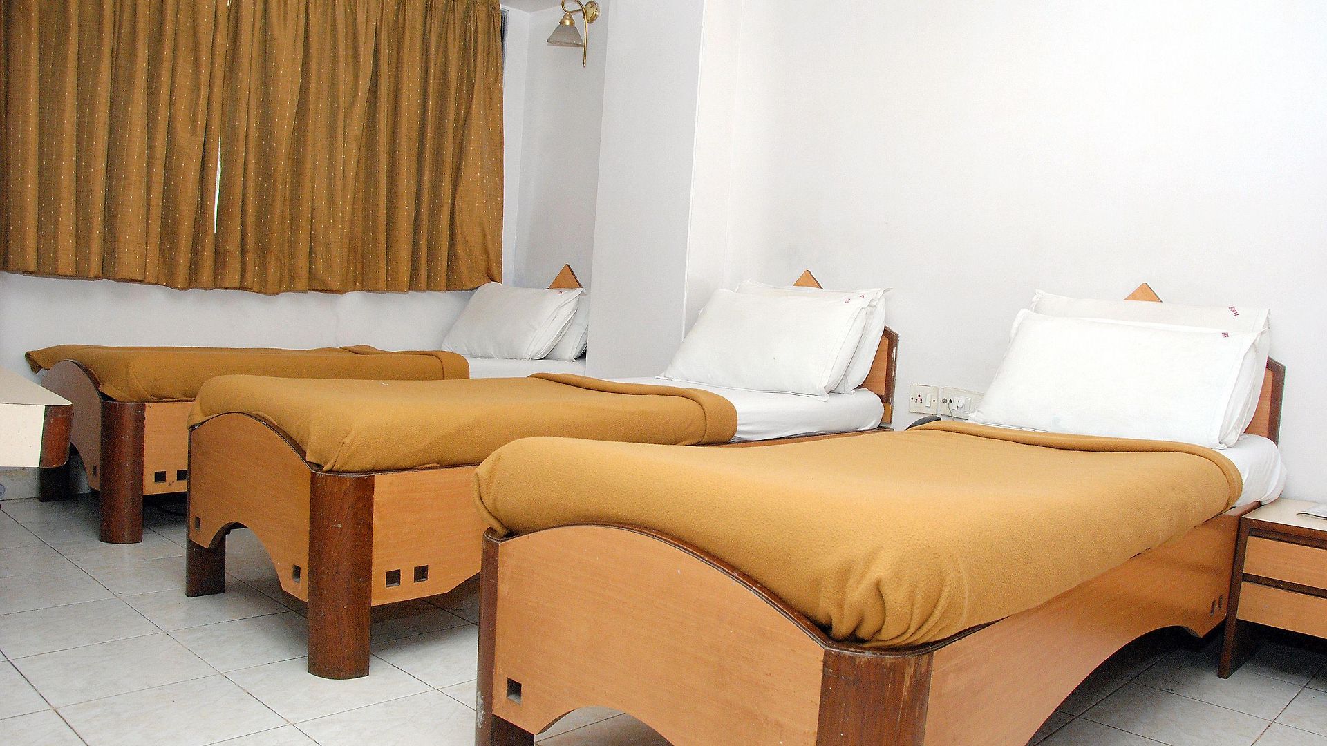 Hotel Fabhotel Kamran Residency - Nr Lbs Marg