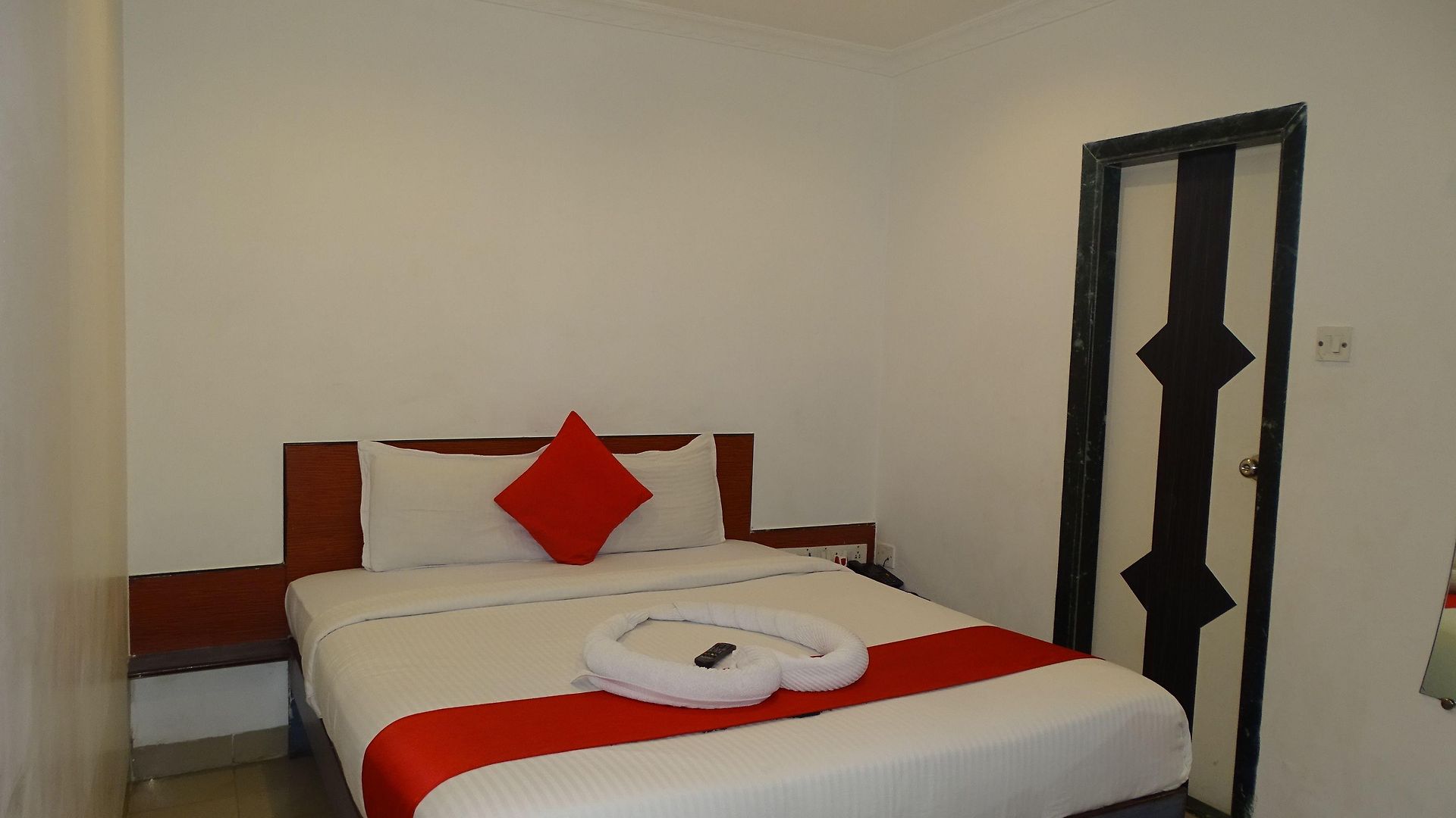 Sunshine Airport Hotel