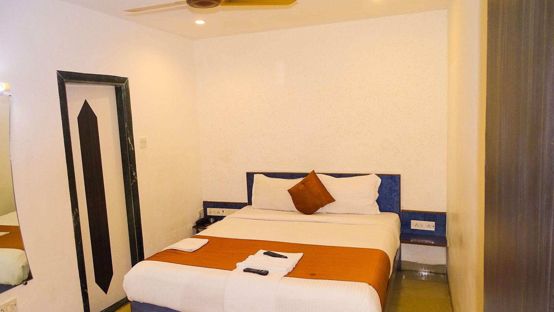Sunshine Airport Hotel