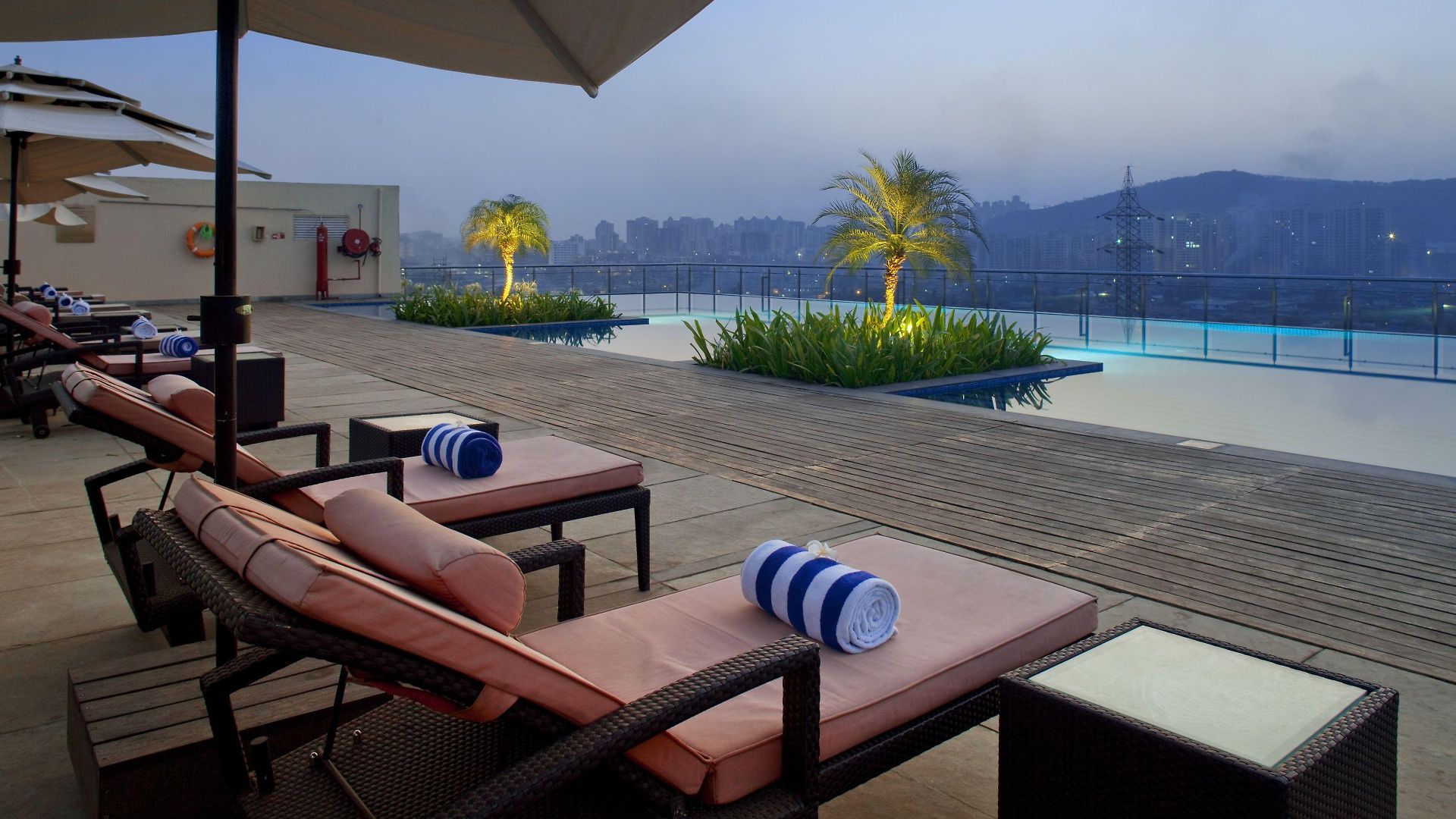 Hotel International Airport By Ihg 5*