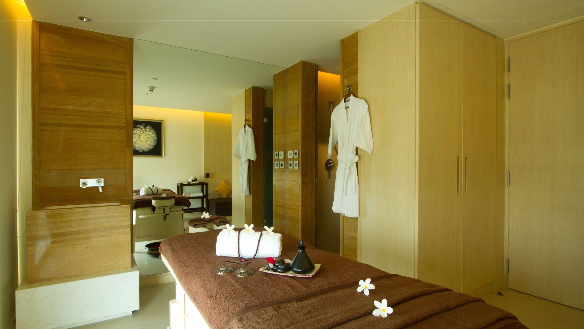 International Airport By Ihg 5*