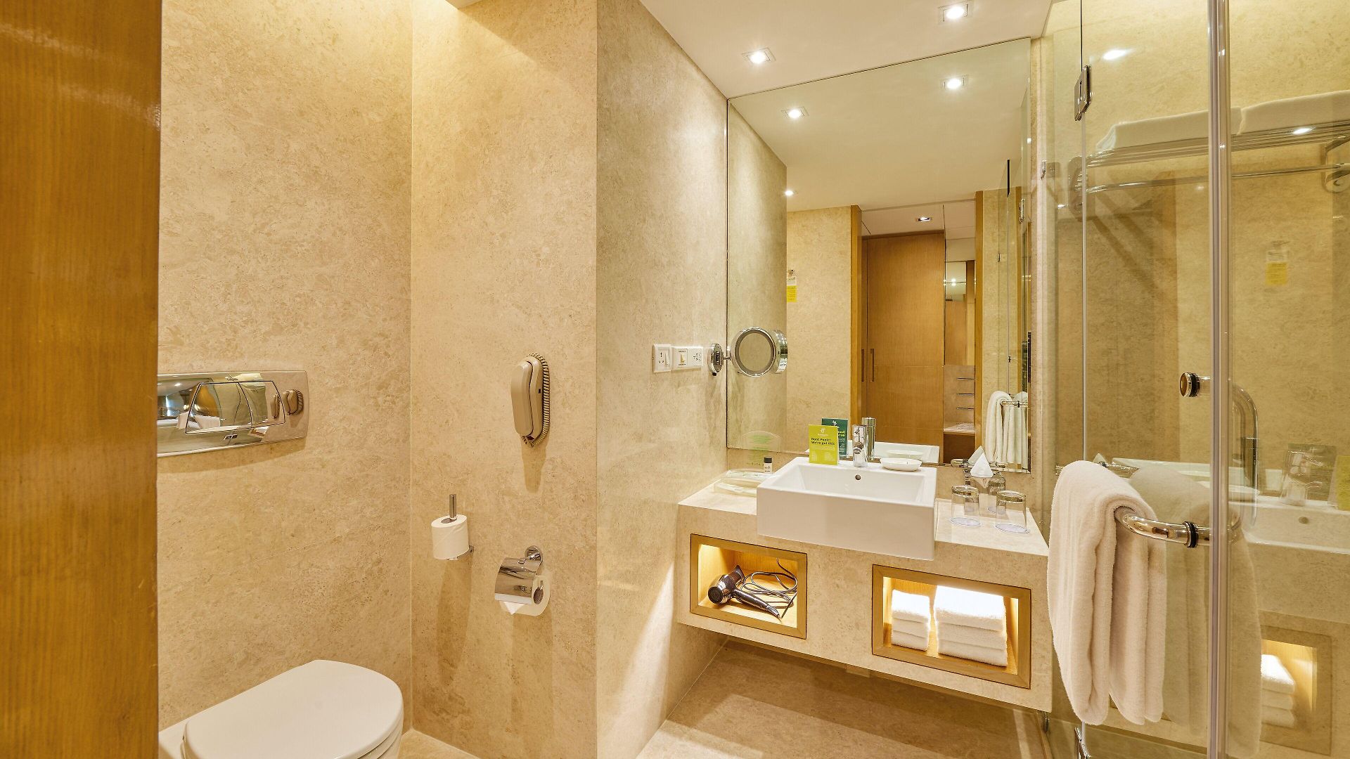 Hotel International Airport By Ihg