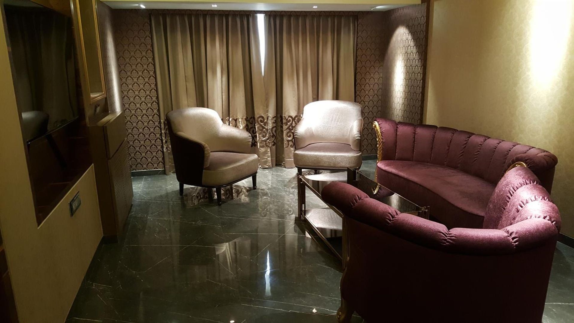 Peninsula Redpine 3*