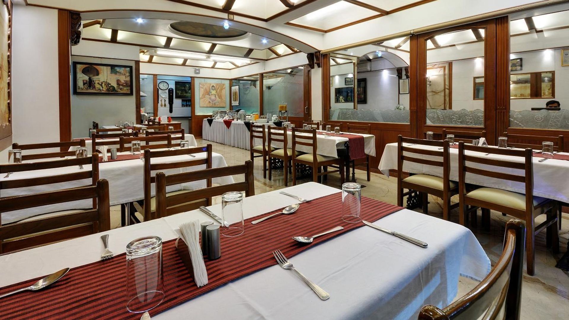 Hotel Regal Enclave