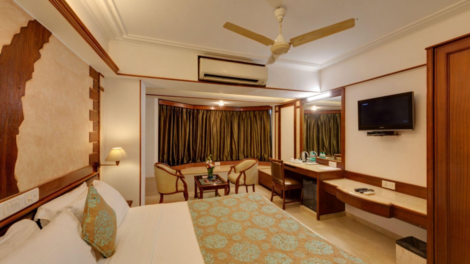 Regal Enclave 3* Mumbai