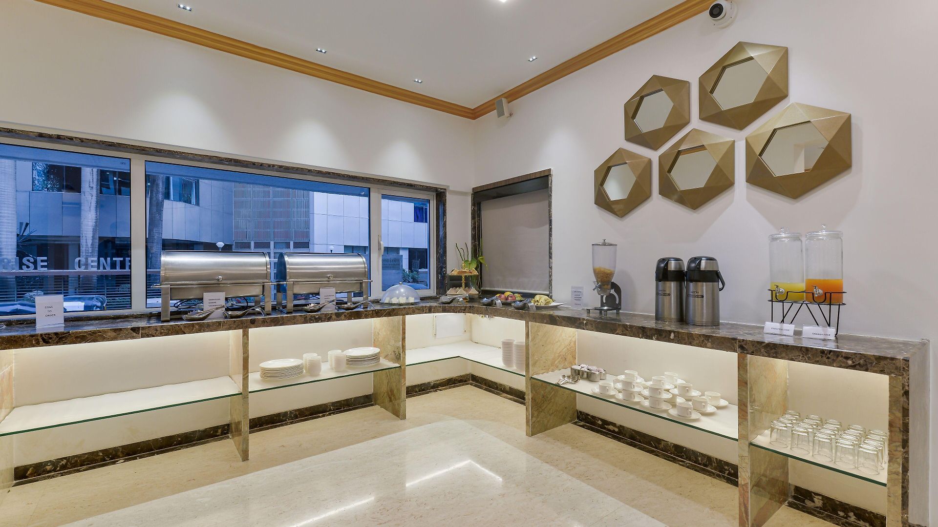 Airlink Hotel 3*