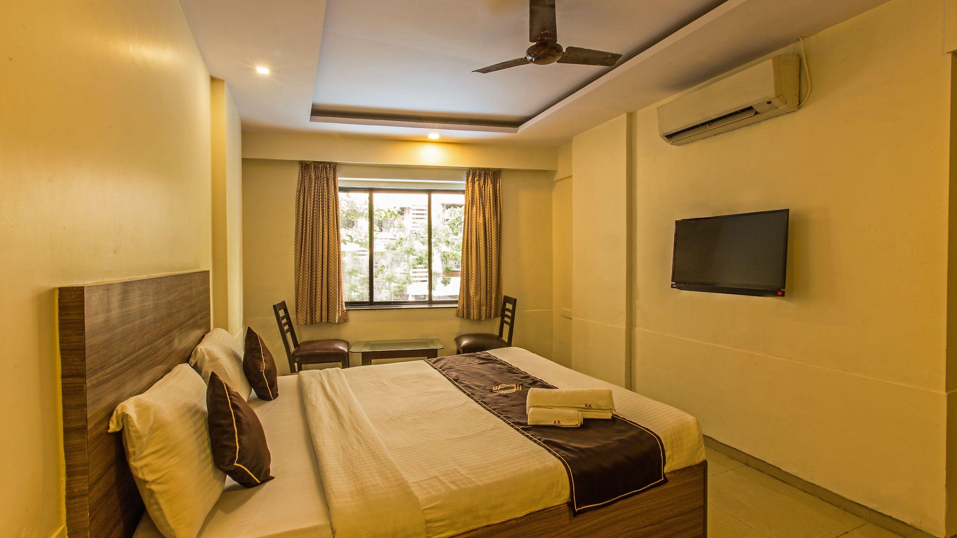 Ace Residency Hotel 2*