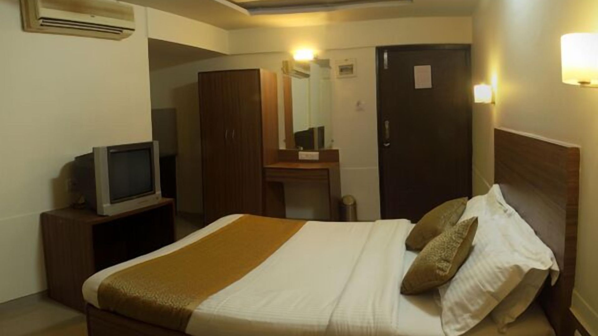 Hotel Ace Residency