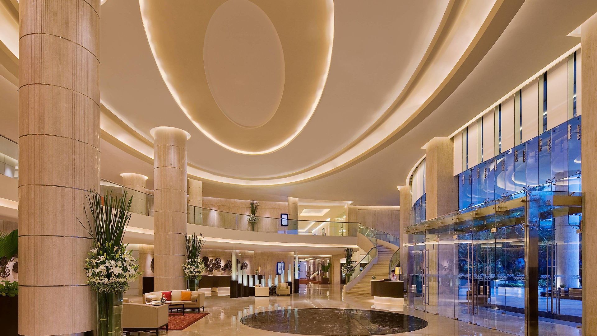 Courtyard By Marriott International Airport Hotel