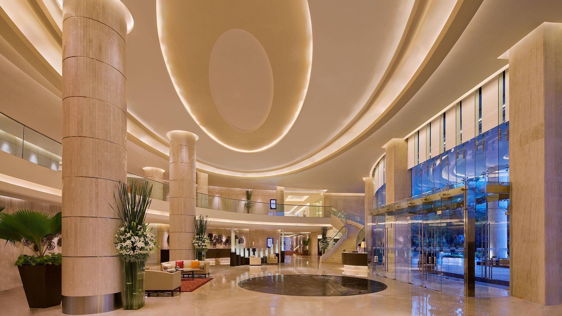 Courtyard By Marriott International Airport Hotel