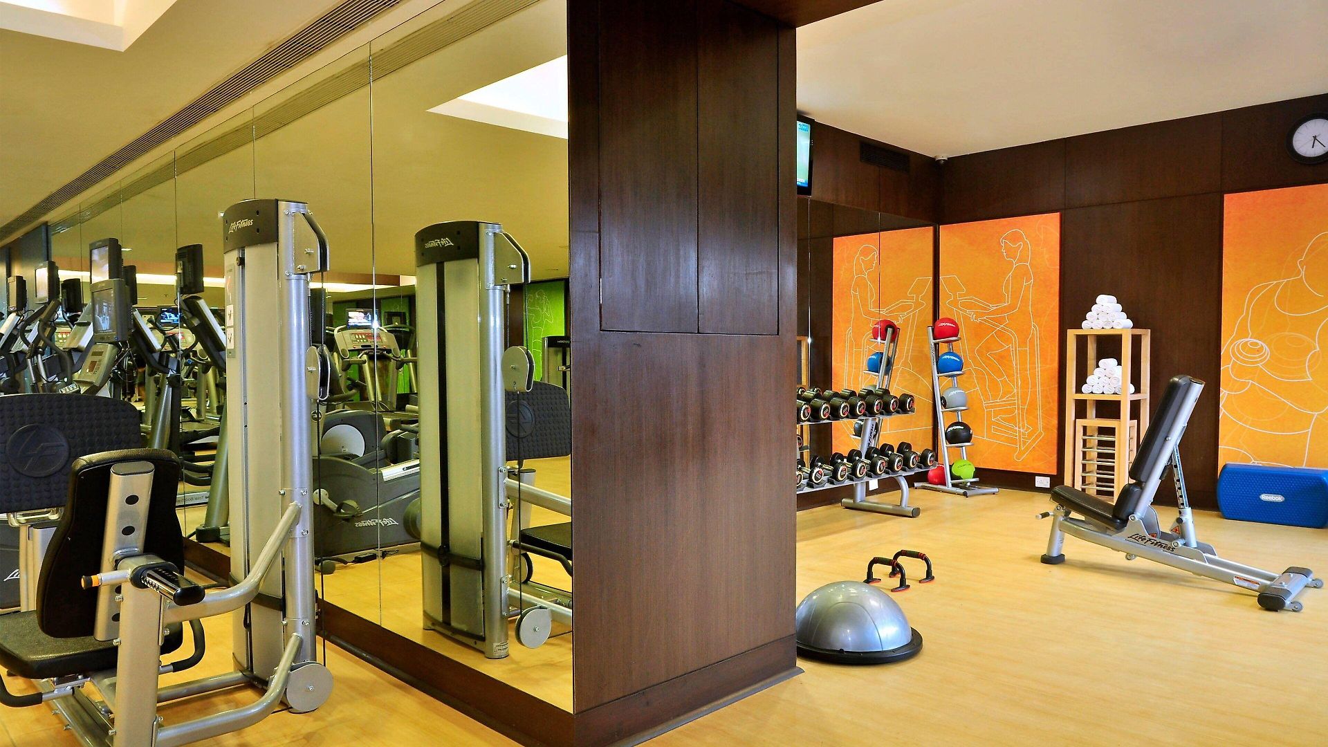 Courtyard By Marriott International Airport Mumbai