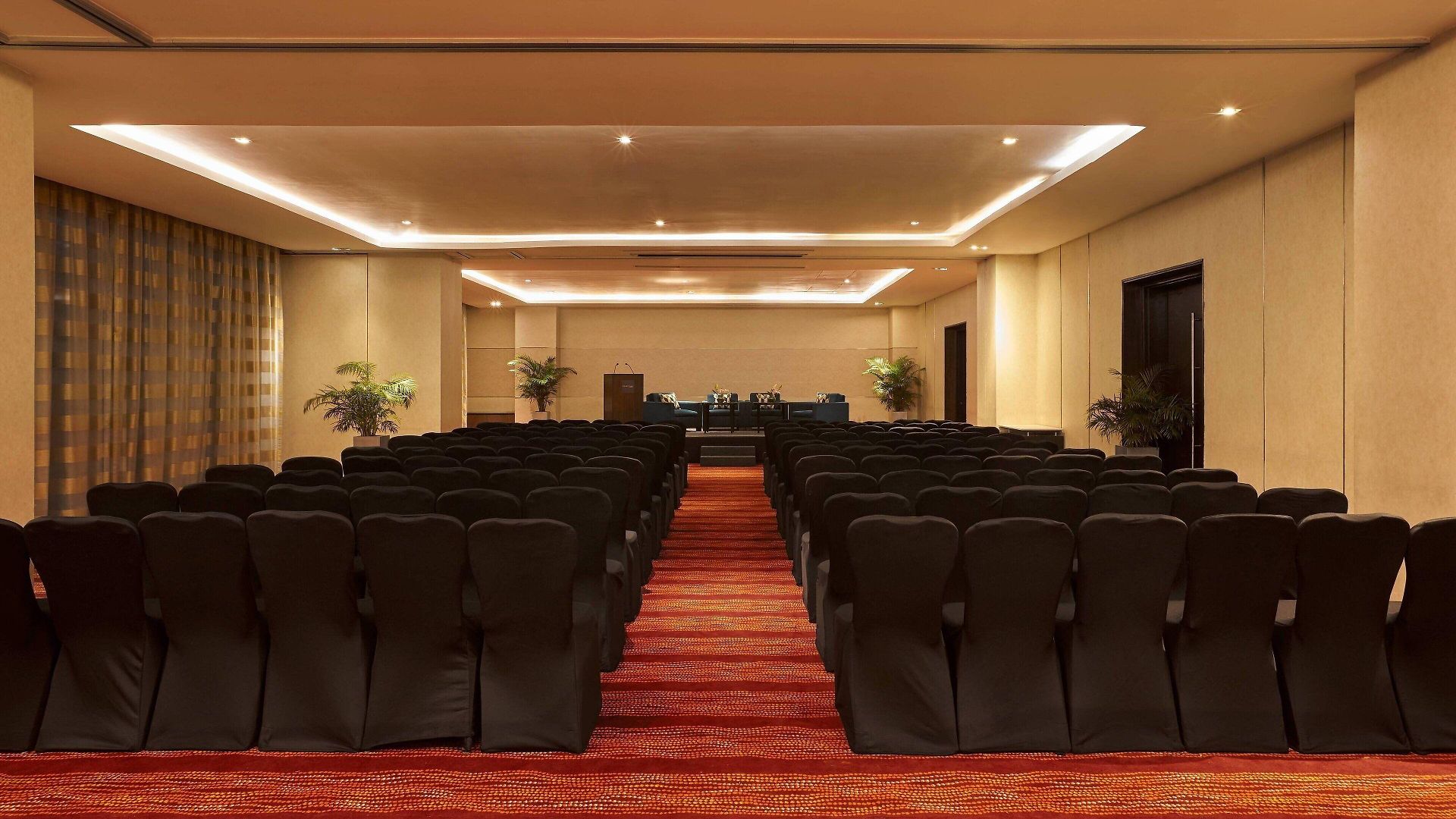 Courtyard By Marriott International Airport 5* Mumbai