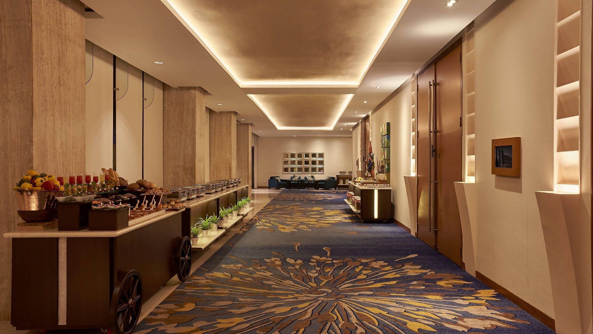 Courtyard By Marriott International Airport Hotel 5*