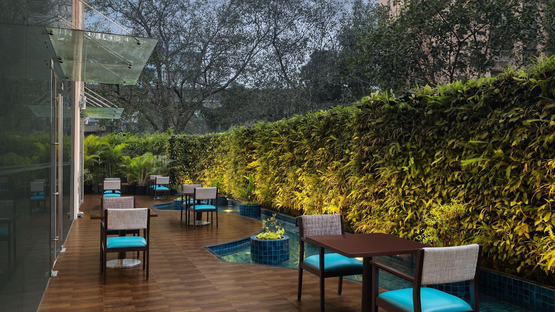 Hotel Courtyard By Marriott International Airport