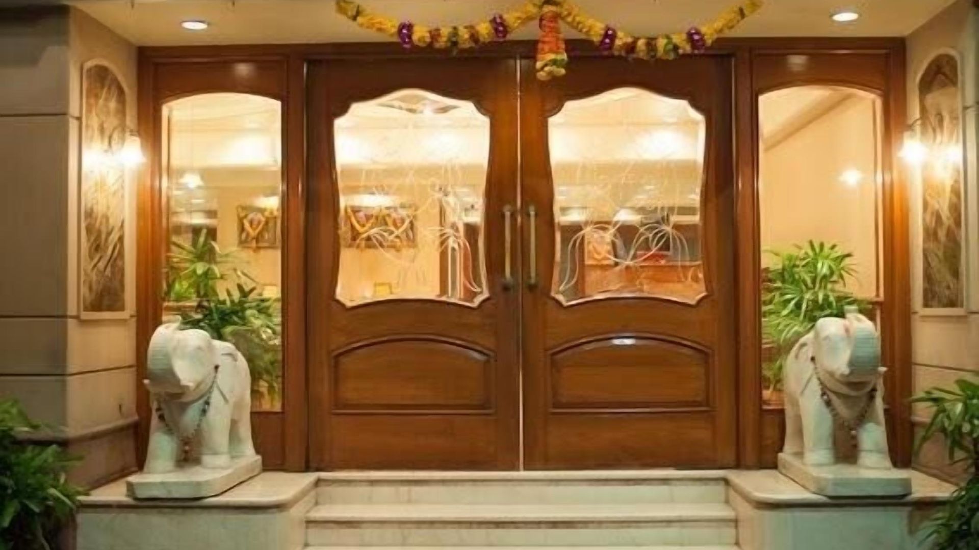 Solitaire Hotel Mumbai