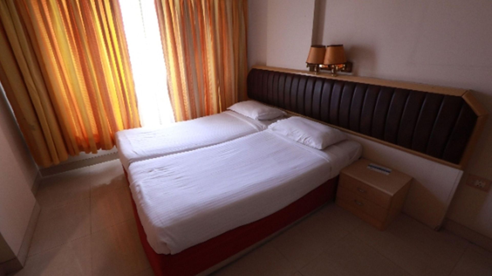 Landmark Apartment *