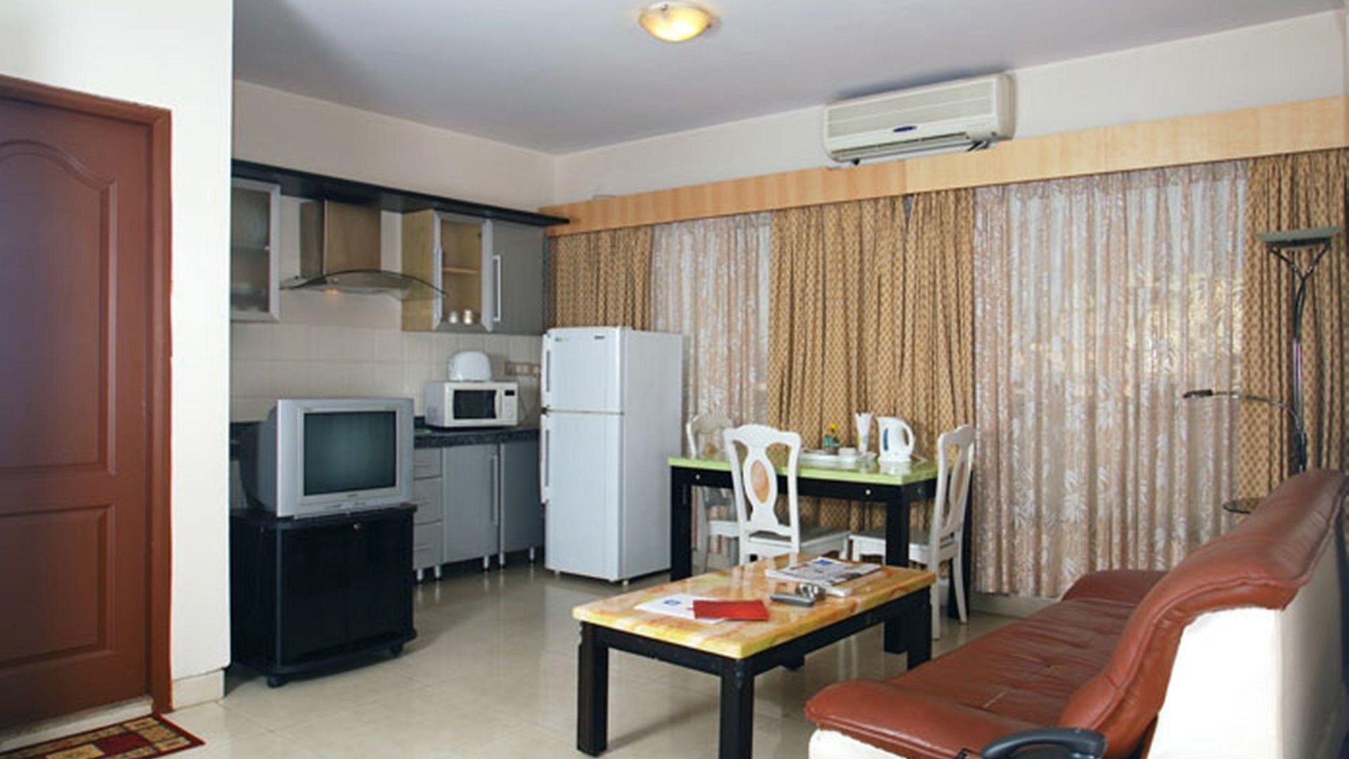 Landmark Apartment *