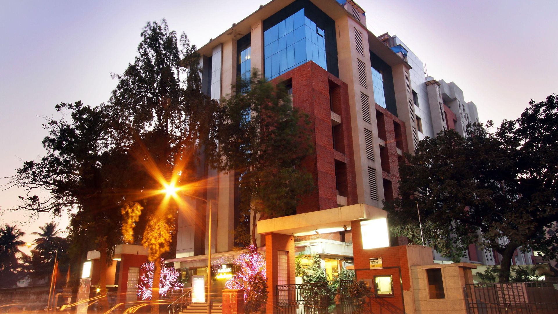 Nestor Hotel, Hotel 4*