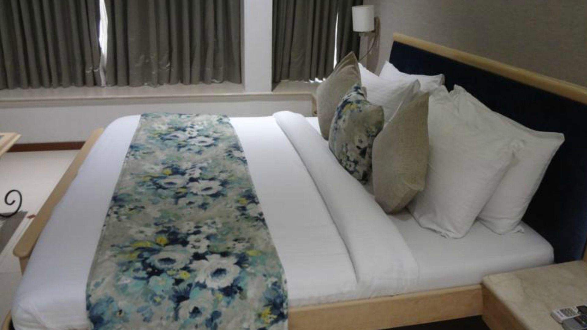 Suncity Apollo - Gateway Of India Mumbai