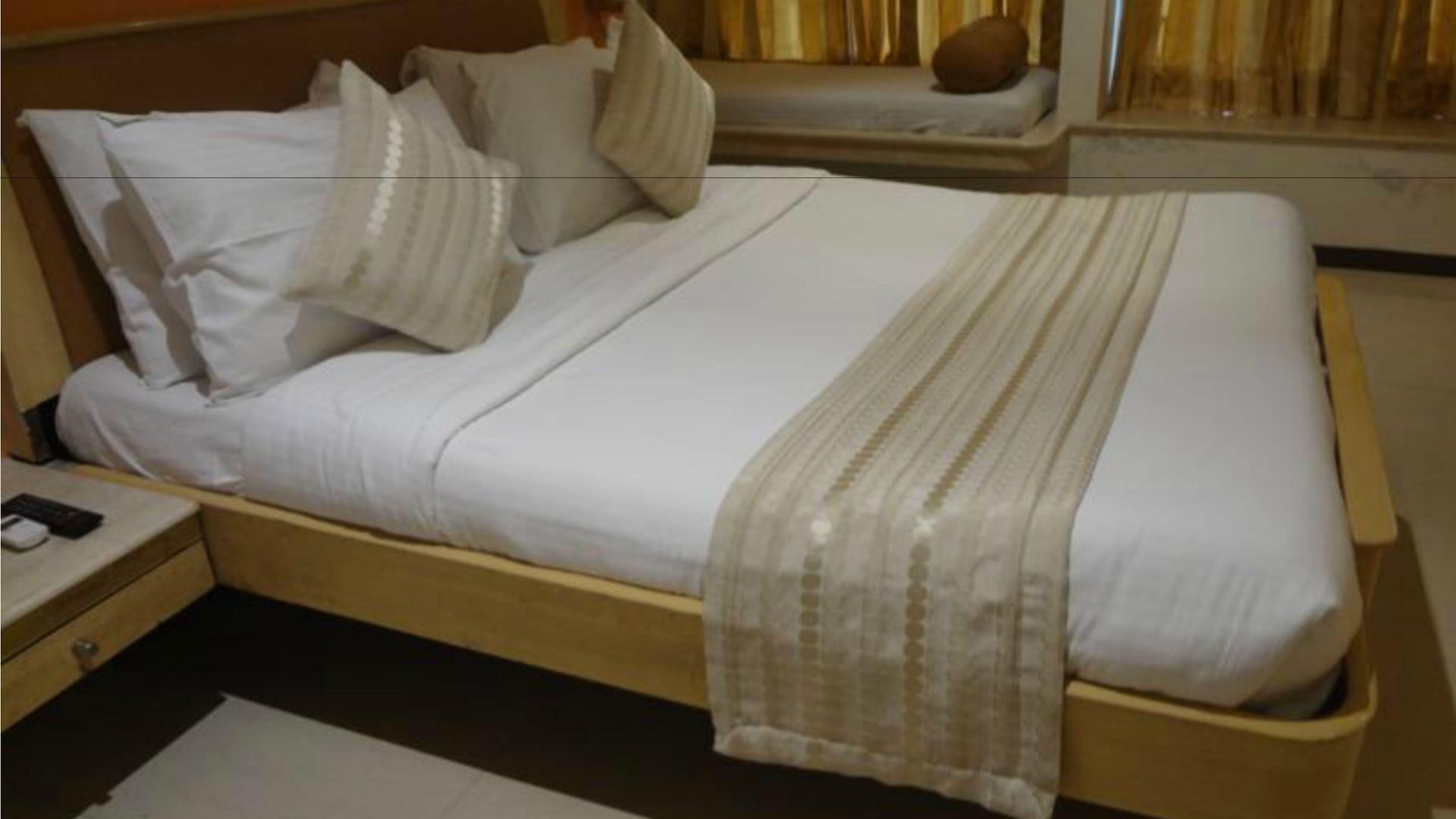 Suncity Apollo - Gateway Of India Hotel