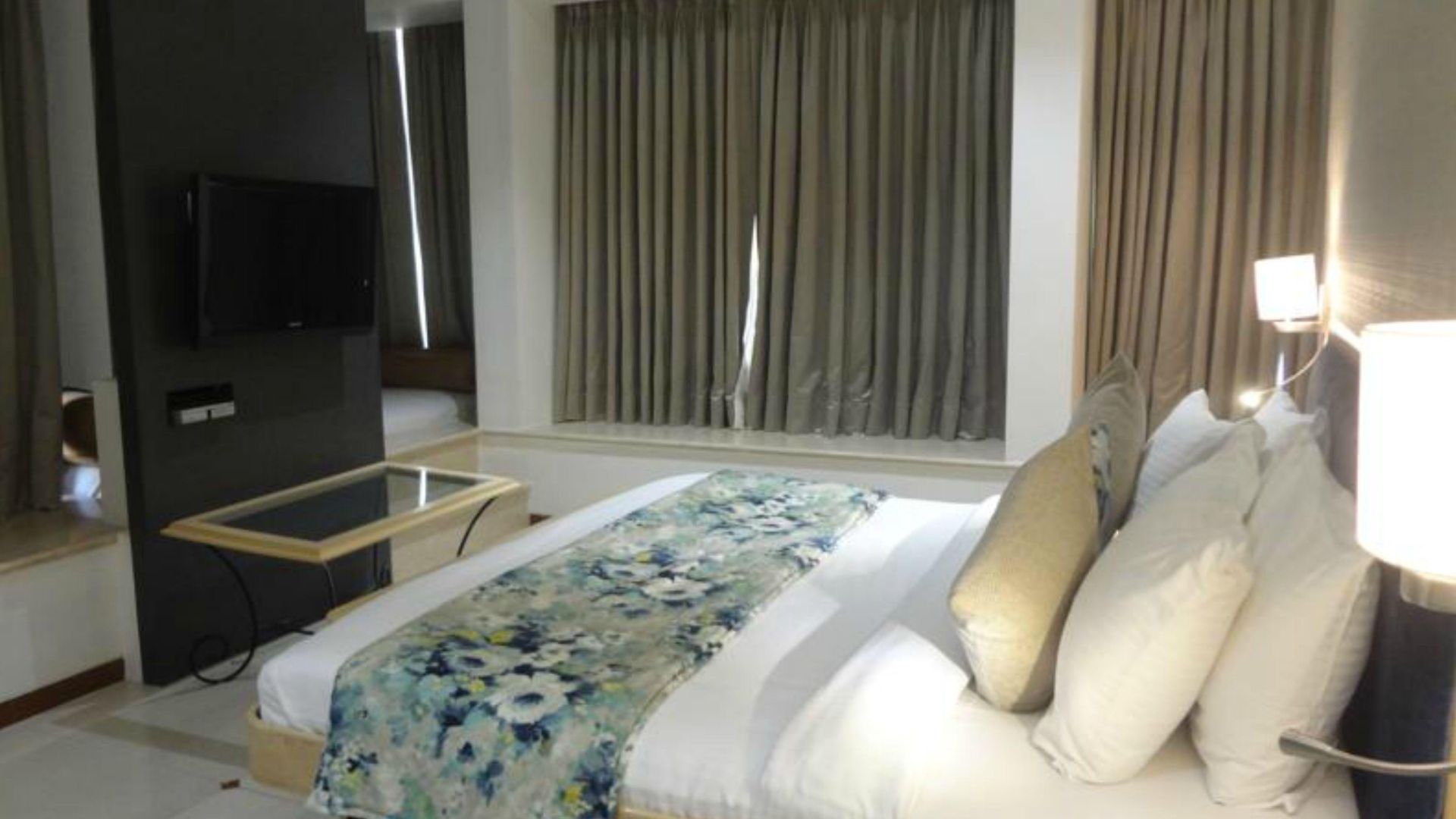 Suncity Apollo - Gateway Of India Hotel