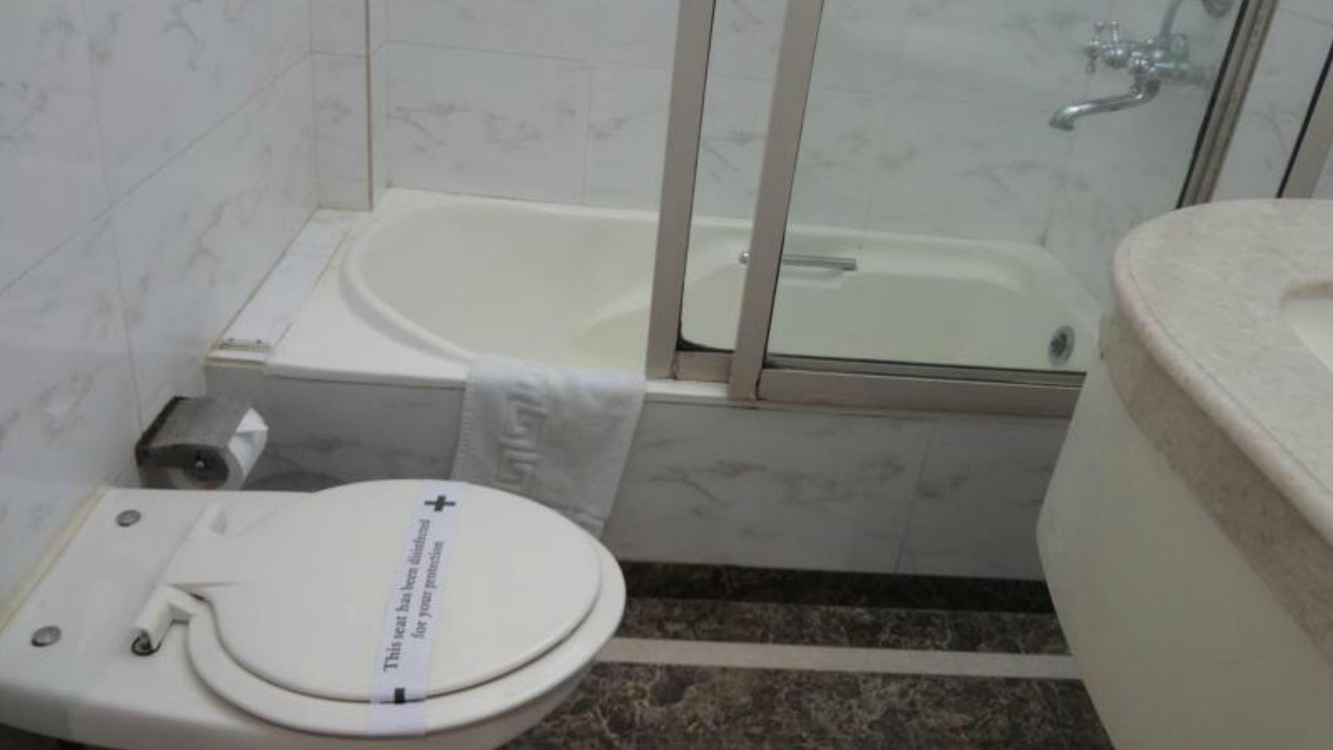 Hotel Suncity Apollo - Gateway Of India