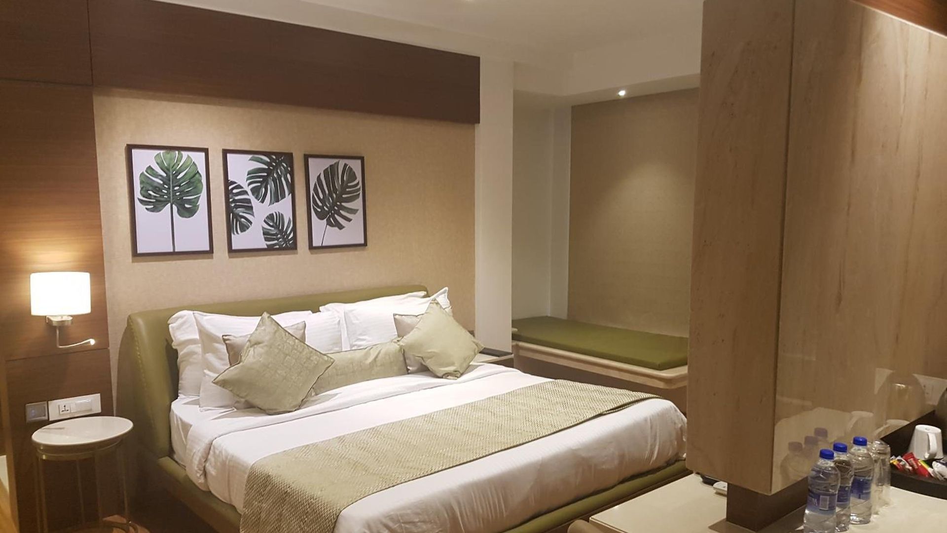 Hotel Suncity Apollo - Gateway Of India