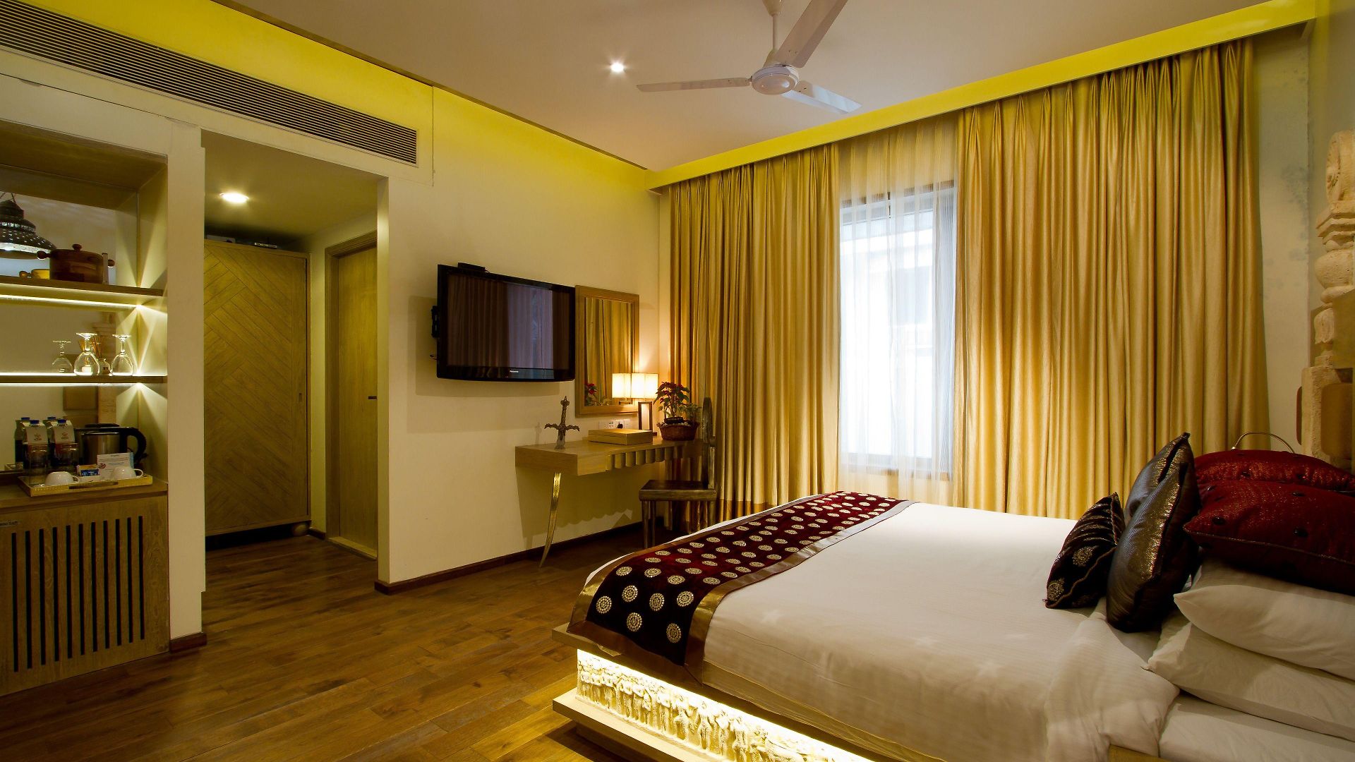 Hotel Le Sutra Hotel, Khar, 4*
