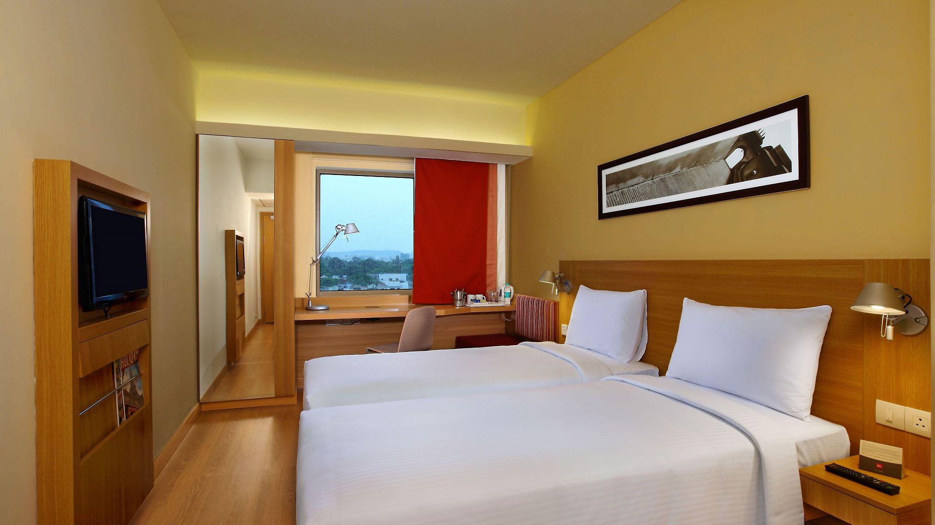 Hotel Ibis Airport - An Accor Brand