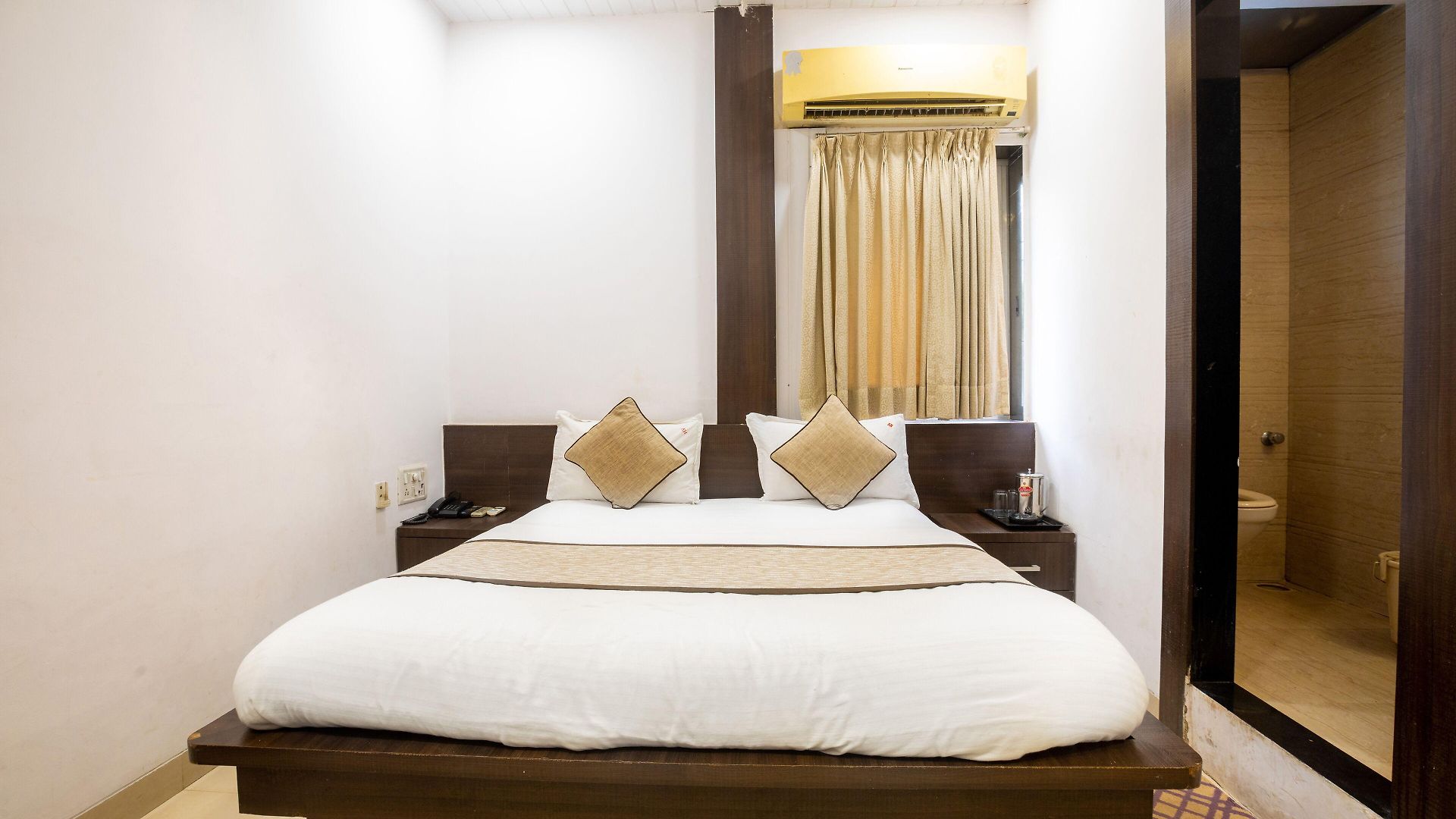 Victoria Hotel 2*