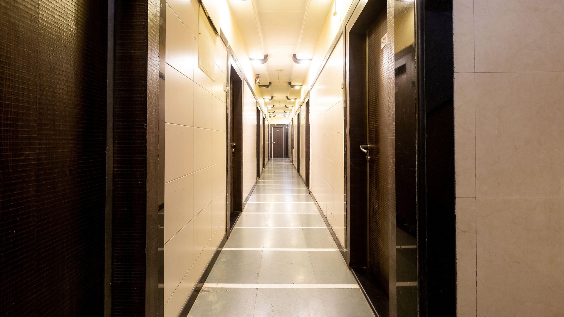 Victoria Hotel 2*