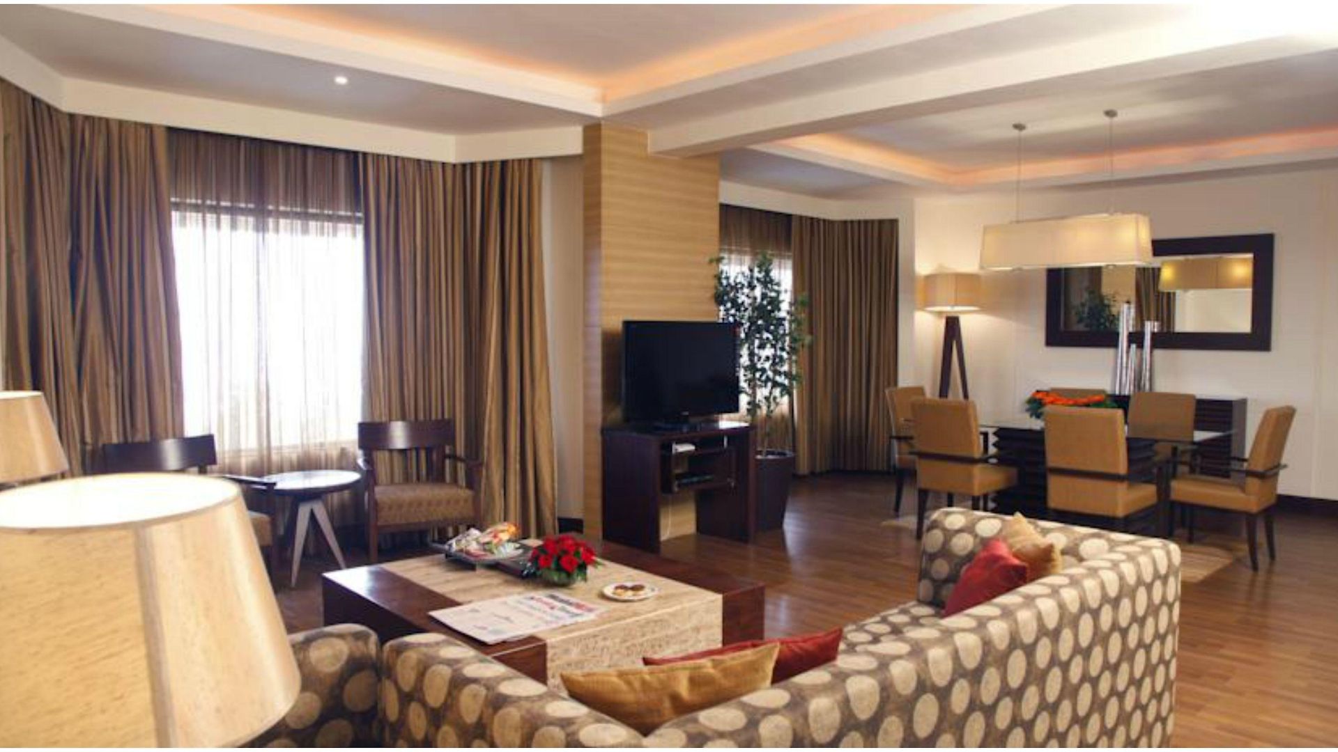 The Retreat & Convention Centre Hotel Mumbai